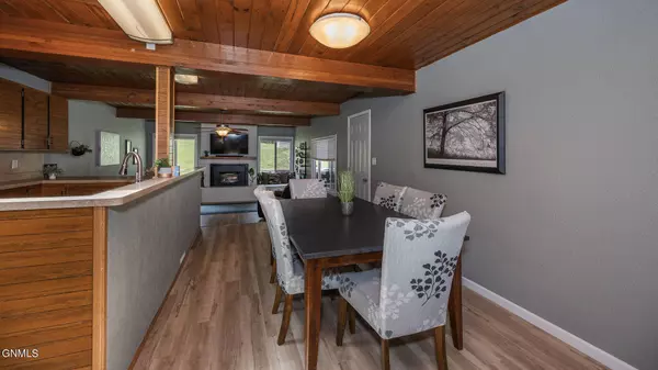 1240 West Coulee RD, Bismarck, ND 58501