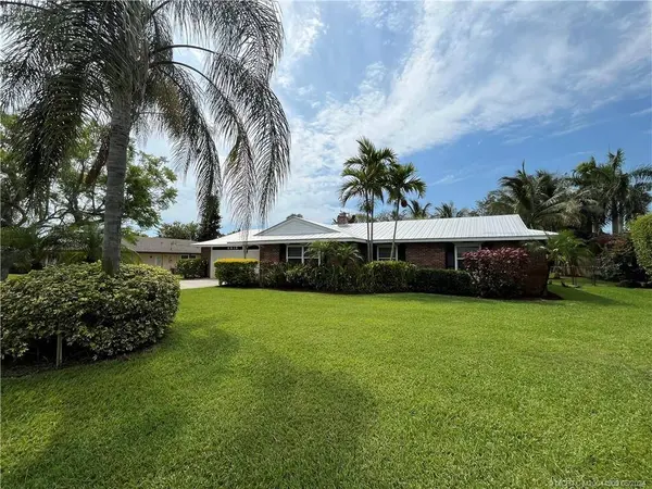 8016 SE Palm ST, Hobe Sound, FL 33455