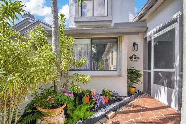 905 Landings BLVD, Greenacres, FL 33413