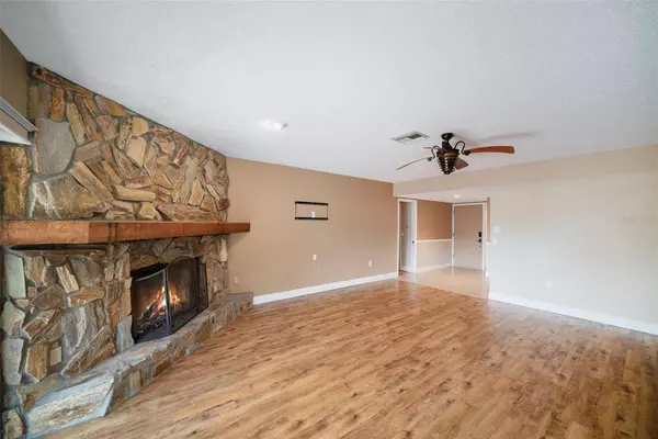 602 OLD MILL POND RD, Palm Harbor, FL 34683