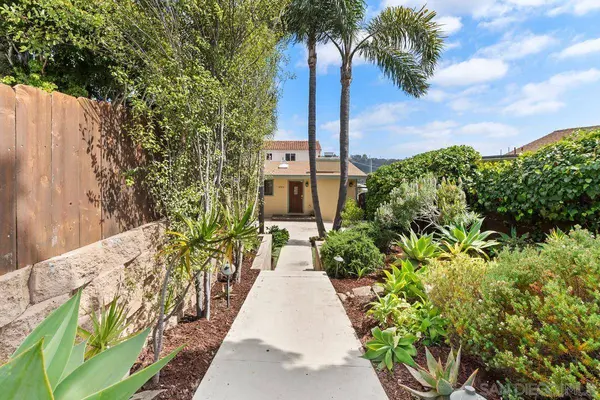 5725 Mildred Street, San Diego, CA 92110