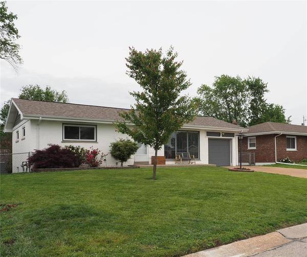 227 Walworth DR, St Louis, MO 63125