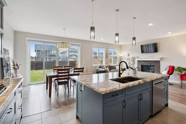 32 Cranbrook CIR SE, Calgary, AB T3M 2L9