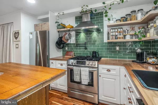 912 KIMBALL ST, Philadelphia, PA 19147