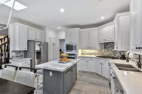 2391 Briarhill Boulevard, Highland Village, TX 75077