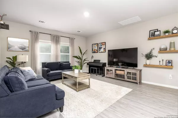 5308 GREEN BRUSH CT, Bulverde, TX 78163-3313