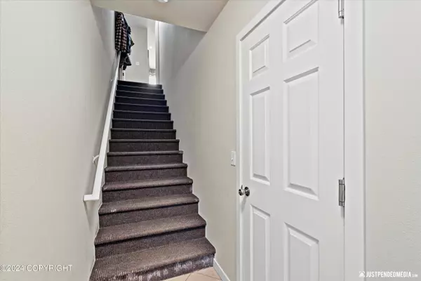 11275 Wood River WAY #14, Eagle River, AK 99577