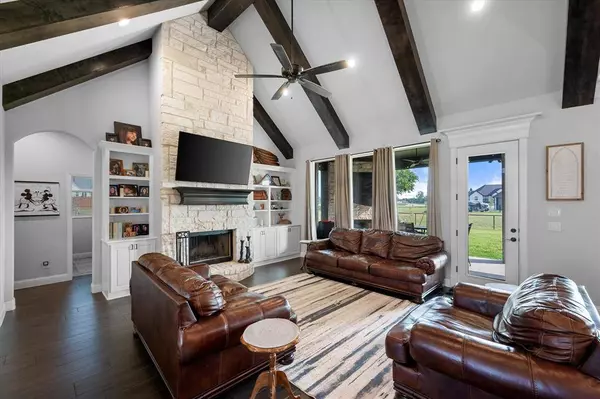 374 wayward Spur, Springtown, TX 76082