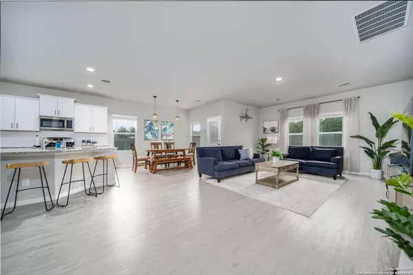 5308 GREEN BRUSH CT, Bulverde, TX 78163-3313