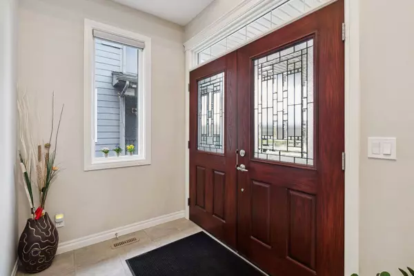 32 Cranbrook CIR SE, Calgary, AB T3M 2L9