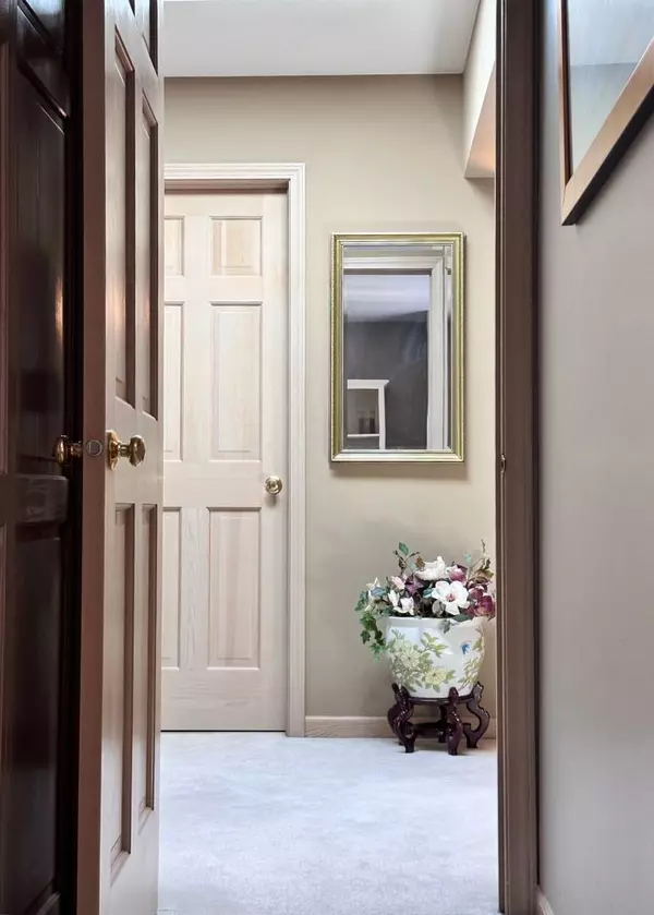 525 Bradbury Lane, Geneva, IL 60134