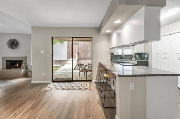 504 Hickory ST, Huntsville, TX 77320