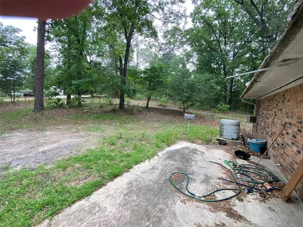 333 CR 3560, No City, TX 75755