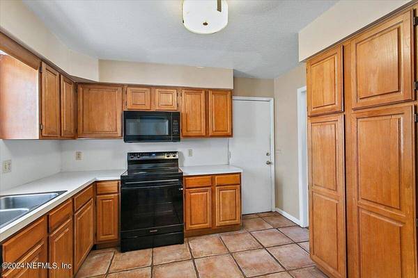 851 PALERMO RD, Jacksonville, FL 32216