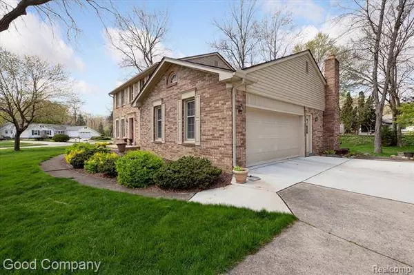 45226 RIVEREDGE Drive, Plymouth, MI 48170