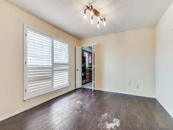 1913 Chesham Drive, Carrollton, TX 75007