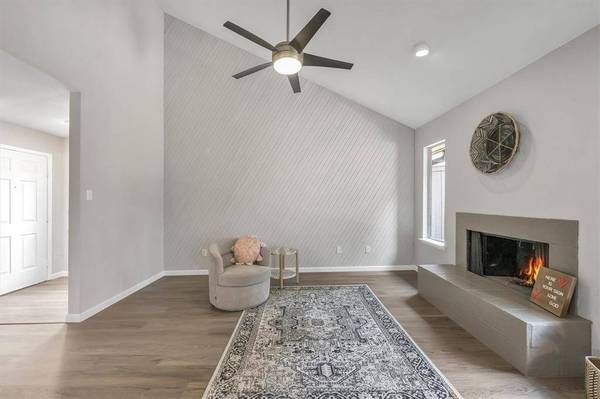 504 Hickory ST, Huntsville, TX 77320