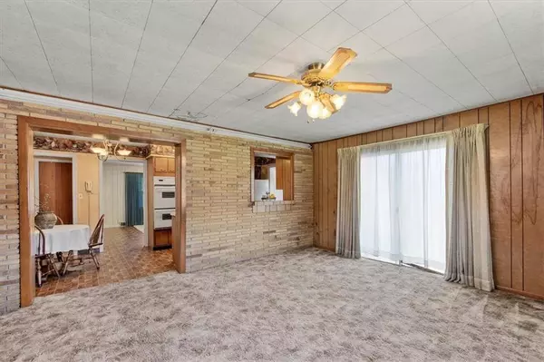 722 W Elm ST, Olathe, KS 66061