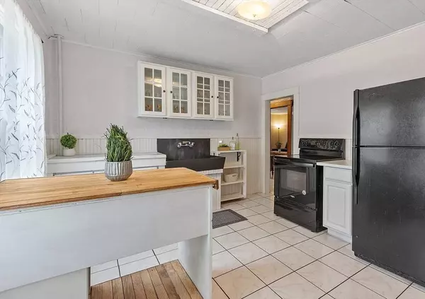 258 Wallingford Ave, Athol, MA 01331