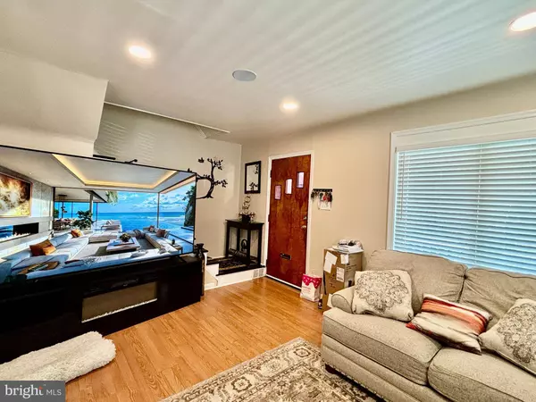 171 ELM AVE, Woodlynne, NJ 08107