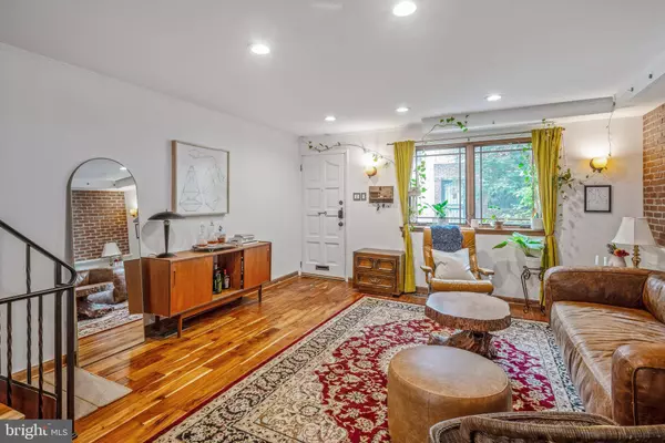 912 KIMBALL ST, Philadelphia, PA 19147