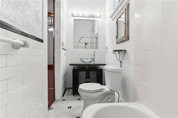 1738 44 PRYTANIA ST, New Orleans, LA 70130