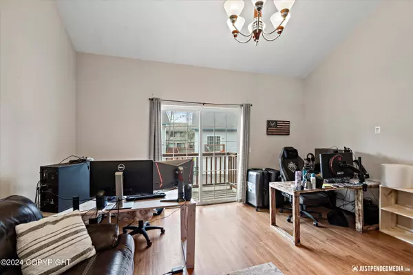 11275 Wood River WAY #14, Eagle River, AK 99577