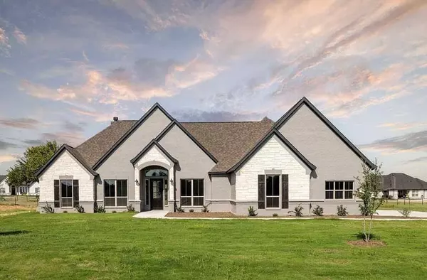 374 wayward Spur, Springtown, TX 76082