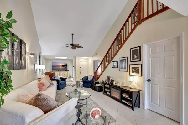 905 Landings BLVD, Greenacres, FL 33413