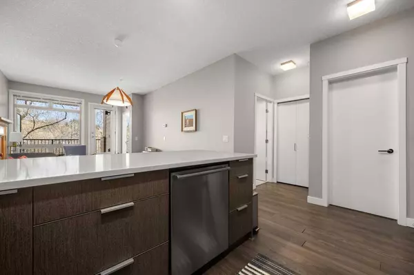 823 5 AVE NW #329, Calgary, AB T2N 0R5