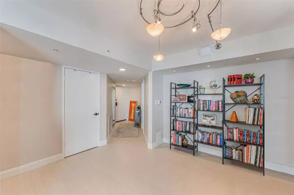 2413 BAYSHORE BLVD #2301, Tampa, FL 33629