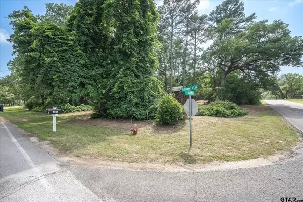 414 Hideaway Ln East, Hideaway, TX 75771