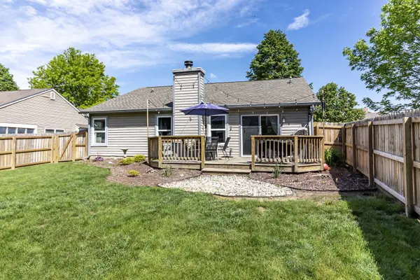 6881 Cherry Laurel LN, Fishers, IN 46038