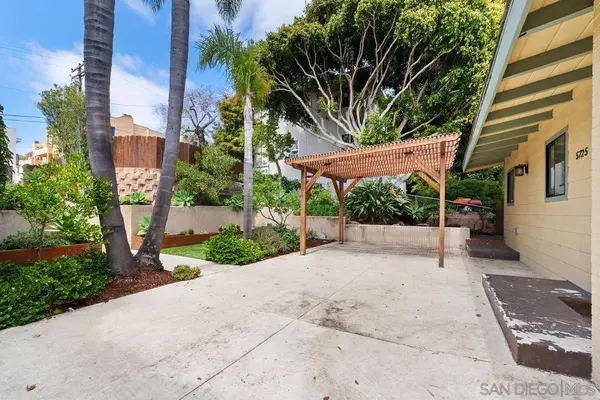 5725 Mildred Street, San Diego, CA 92110