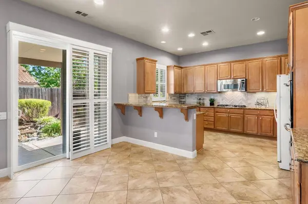 2145 Xavier LN, Roseville, CA 95747