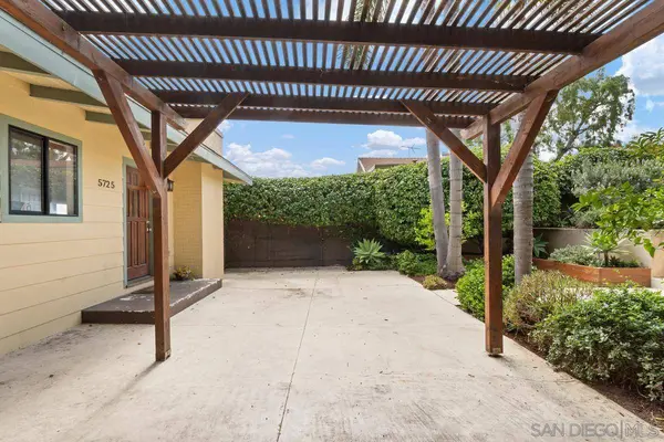 5725 Mildred Street, San Diego, CA 92110