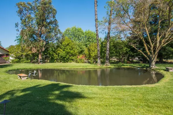 10329 Linscott CT, Elk Grove, CA 95624