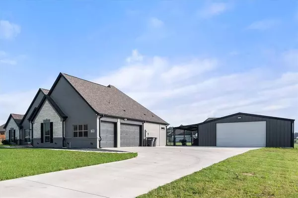 374 wayward Spur, Springtown, TX 76082