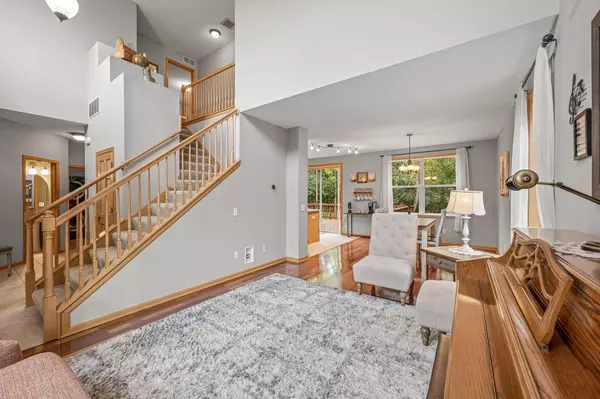 7674 Everest LN N, Maple Grove, MN 55311