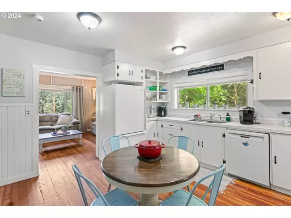 23636 WARTHEN RD, Elmira, OR 97437