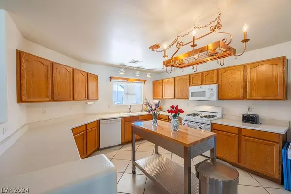 6057 Crystal Talon Street, Las Vegas, NV 89130