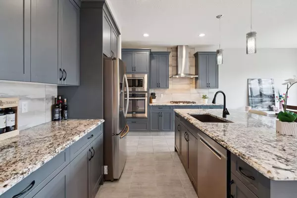 32 Cranbrook CIR SE, Calgary, AB T3M 2L9