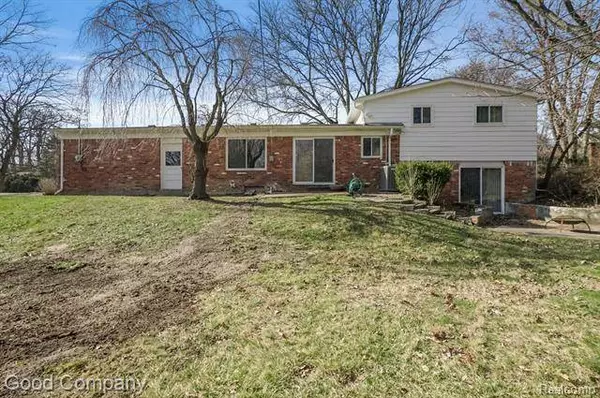 6987 SANDALWOOD, Bloomfield Hills, MI 48301