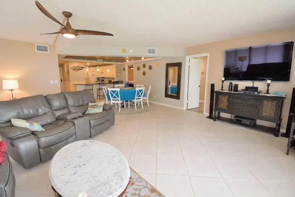 1830 N Atlantic AVE #C207, Cocoa Beach, FL 32931