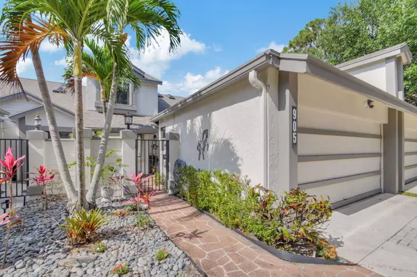 905 Landings BLVD, Greenacres, FL 33413