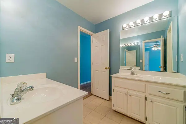 4339 Talmadge TRCE, Snellville, GA 30039