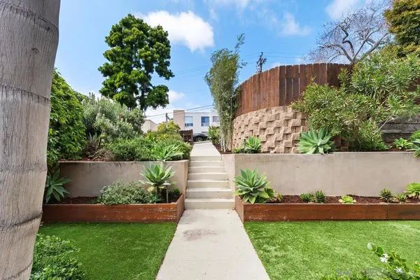 5725 Mildred Street, San Diego, CA 92110