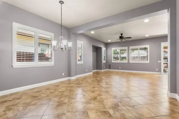 2145 Xavier LN, Roseville, CA 95747