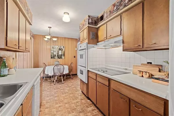 722 W Elm ST, Olathe, KS 66061