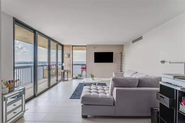 2413 BAYSHORE BLVD #2301, Tampa, FL 33629